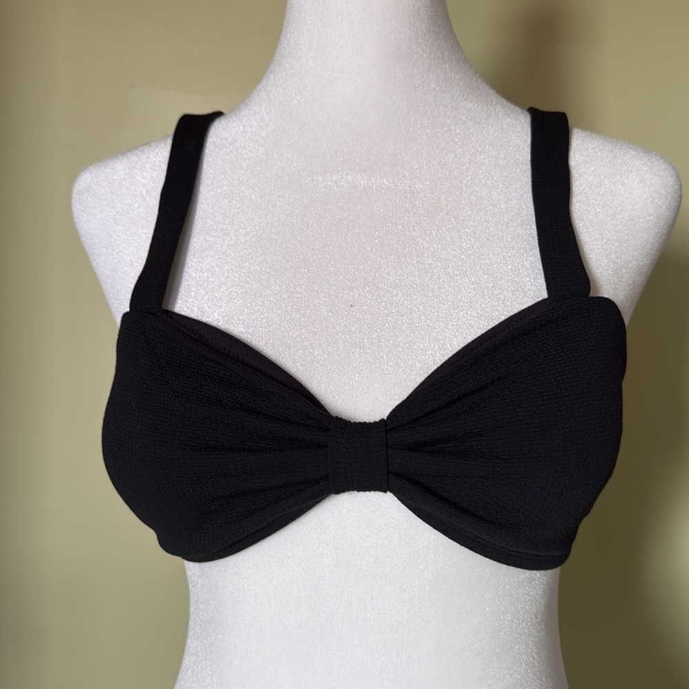 CUPSHE Women's Swimwear Bikini Top size Small